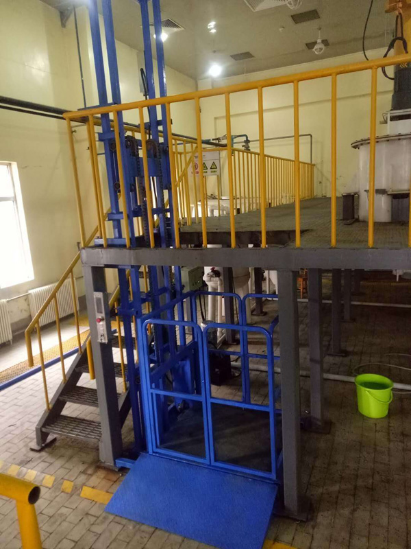 導軌式液壓升降平臺 導軌式液壓升降平臺