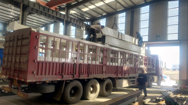 限高架裝車發(fā)走 限高架裝車發(fā)走