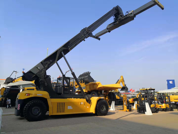 移動液壓升降平臺 移動液壓升降平臺